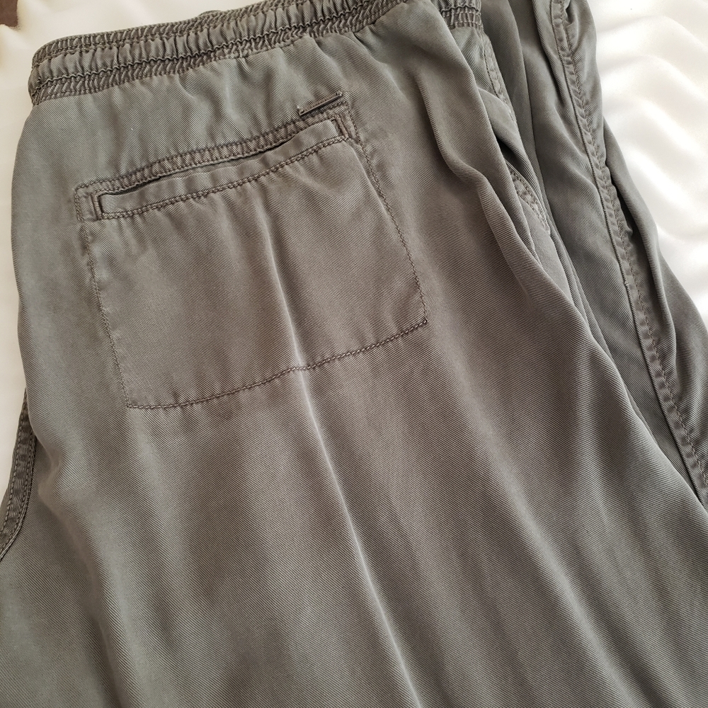 Pants - Picture 3 of 4